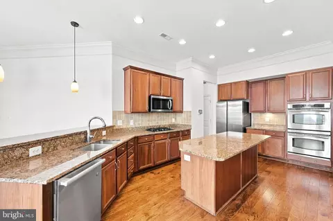 Kitchen - 42717 Explorer Dr, Brambleton, VA 20148 photo 3 of 4