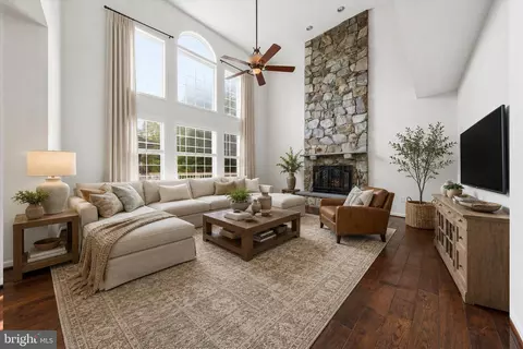Living - 25948 Donovan Dr, Chantilly, VA 20152 photo 1 of 6