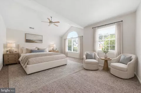 Bedroom - 25948 Donovan Dr, Chantilly, VA 20152 photo 1 of 4