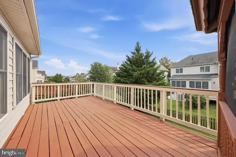Exterior - 25948 Donovan Dr, Chantilly, VA 20152 photo 6 of 14