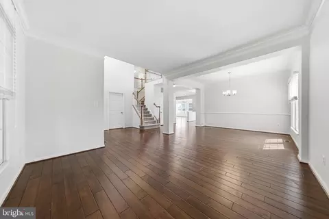 Entry Way - 25948 Donovan Dr, Chantilly, VA 20152 photo 3 of 9