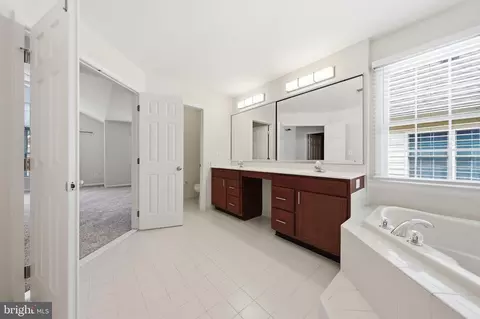 Bath - 25948 Donovan Dr, Chantilly, VA 20152 photo 3 of 3