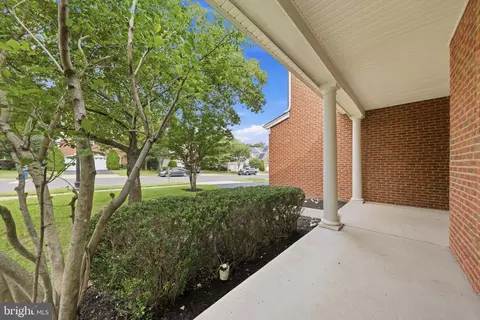 Exterior - 25948 Donovan Dr, Chantilly, VA 20152 photo 5 of 14