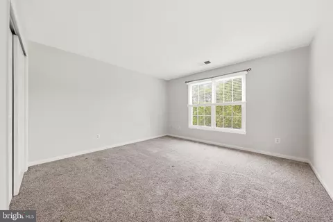Bedroom - 25948 Donovan Dr, Chantilly, VA 20152 photo 4 of 4