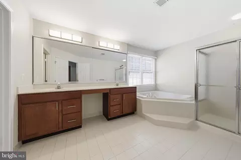 Bath - 25948 Donovan Dr, Chantilly, VA 20152 photo 1 of 3