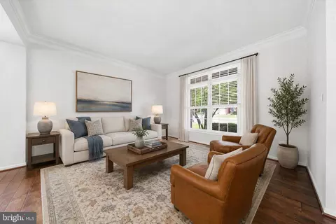 Living - 25948 Donovan Dr, Chantilly, VA 20152 photo 5 of 6