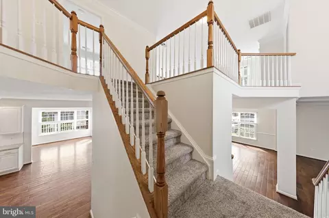 Entry Way - 25948 Donovan Dr, Chantilly, VA 20152 photo 7 of 9