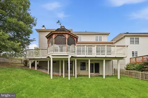 Exterior - 25948 Donovan Dr, Chantilly, VA 20152 photo 9 of 14