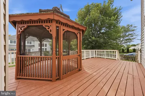 Exterior - 25948 Donovan Dr, Chantilly, VA 20152 photo 13 of 14
