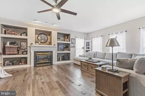 Living - 20828 Cross Timber Dr, Ashburn, VA 20147 photo 1 of 3