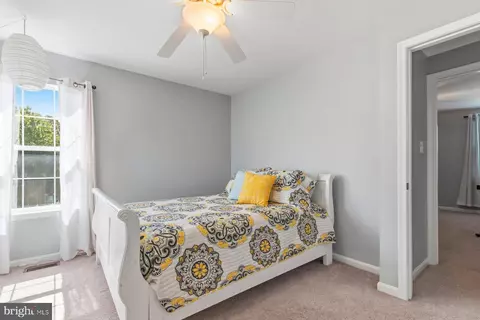 Bedroom - 20828 Cross Timber Dr, Ashburn, VA 20147 photo 4 of 5