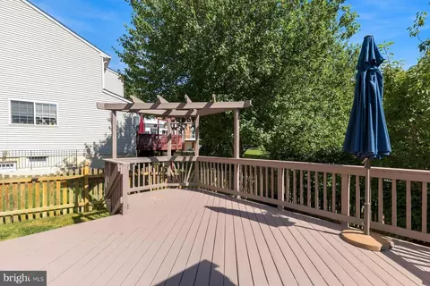Exterior - 20828 Cross Timber Dr, Ashburn, VA 20147 photo 6 of 7