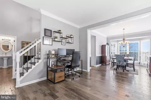 Entry Way - 20828 Cross Timber Dr, Ashburn, VA 20147 photo 3 of 6