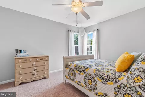 Bedroom - 20828 Cross Timber Dr, Ashburn, VA 20147 photo 5 of 5