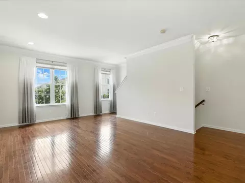 Living - 42896 Pamplin Ter, Chantilly, VA 20152 photo 2 of 3