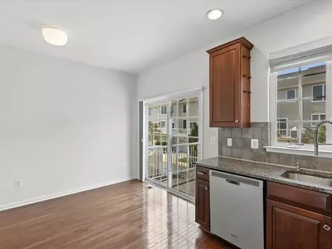 Kitchen - 42896 Pamplin Ter, Chantilly, VA 20152 photo 3 of 3