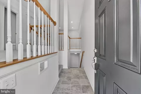 Entry Way - 46183 Cecil Ter, Sterling, VA 20165 photo 3 of 5