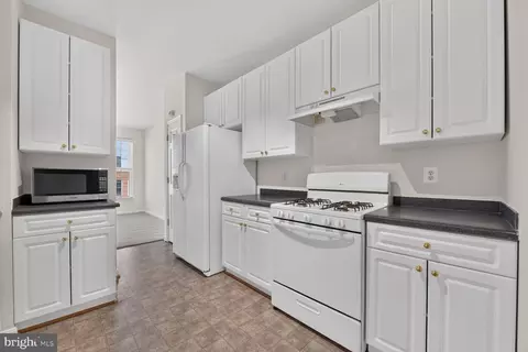 Kitchen - 46183 Cecil Ter, Sterling, VA 20165 photo 5 of 6