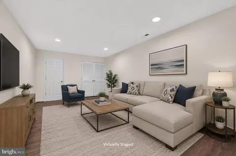 Living - 46183 Cecil Ter, Sterling, VA 20165 photo 5 of 5