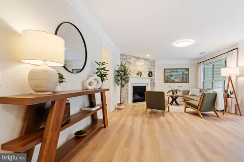 46891 Eaton Ter #200, Sterling, VA 20164