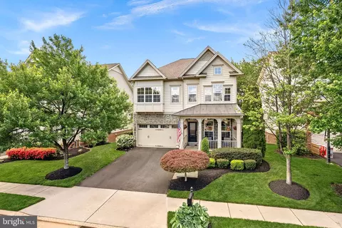 Exterior - 42755 Chatelain Cir, Brambleton, VA 20148 photo 2 of 23