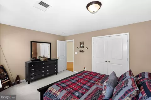Bedroom - 42755 Chatelain Cir, Brambleton, VA 20148 photo 1 of 5