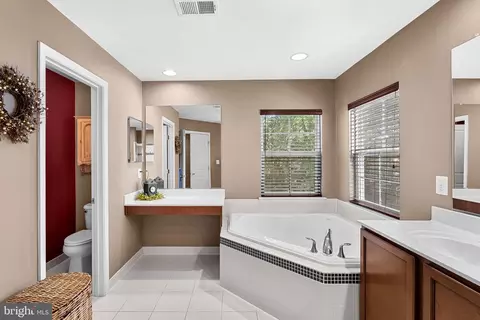Bath - 42755 Chatelain Cir, Brambleton, VA 20148 photo 1 of 4