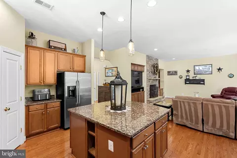 Kitchen - 42755 Chatelain Cir, Brambleton, VA 20148 photo 2 of 7