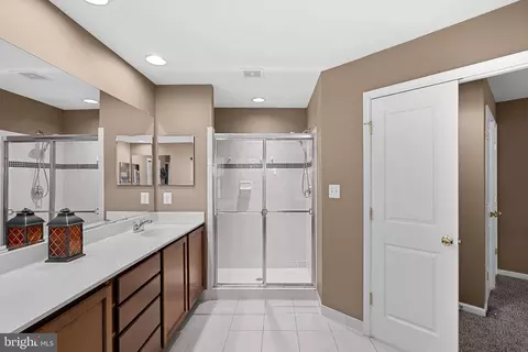 Entry Way - 42755 Chatelain Cir, Brambleton, VA 20148 photo 3 of 3