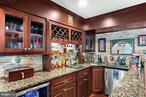 Kitchen - 42755 Chatelain Cir, Brambleton, VA 20148 photo 7 of 7