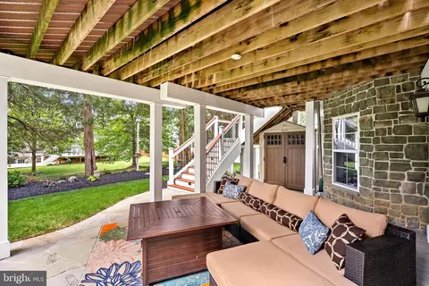 Exterior - 42755 Chatelain Cir, Brambleton, VA 20148 photo 5 of 23