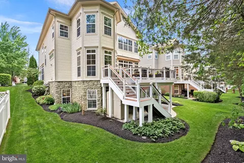 Exterior - 42755 Chatelain Cir, Brambleton, VA 20148 photo 13 of 23