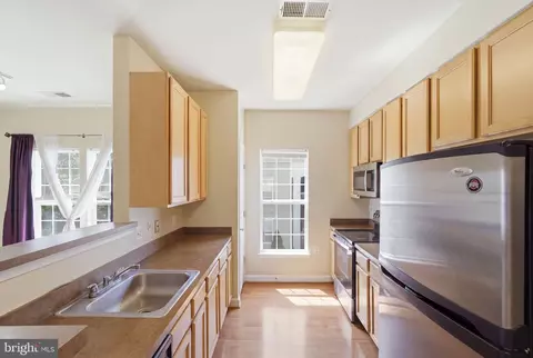 Kitchen - 22668 Blue Elder Ter #304, Brambleton, VA 20148 photo 3 of 4