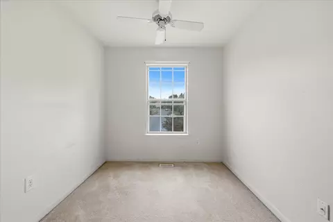 Bedroom - 7 Red Wing Ct, Sterling, VA 20164 photo 5 of 6
