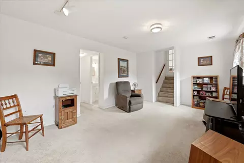 Living - 7 Red Wing Ct, Sterling, VA 20164 photo 3 of 3
