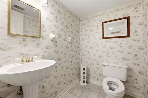 Bath - 7 Red Wing Ct, Sterling, VA 20164 photo 3 of 3