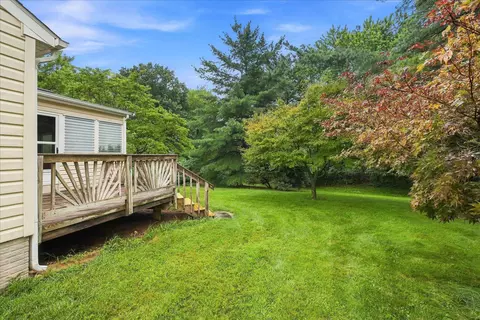 Exterior - 7 Red Wing Ct, Sterling, VA 20164 photo 8 of 9