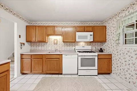 Kitchen - 7 Red Wing Ct, Sterling, VA 20164 photo 1 of 3