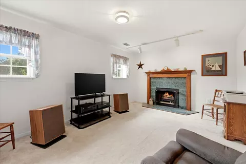 Living - 7 Red Wing Ct, Sterling, VA 20164 photo 2 of 3