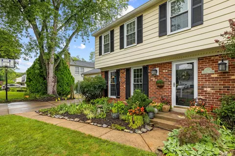 1205 Bradfield Dr SW, Leesburg, VA 20175