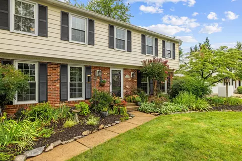 1205 Bradfield Dr SW, Leesburg, VA 20175