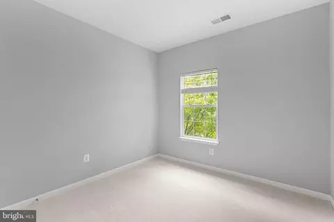 Bedroom - 44253 Huron Ter, Ashburn, VA 20147 photo 9 of 10
