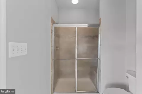 Bath - 44253 Huron Ter, Ashburn, VA 20147 photo 2 of 4