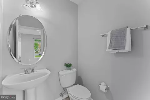Entry Way - 44253 Huron Ter, Ashburn, VA 20147 photo 1 of 2