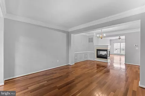 Living - 44253 Huron Ter, Ashburn, VA 20147 photo 8 of 13