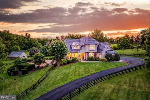 18969 Peale Ln, Leesburg, VA 20175