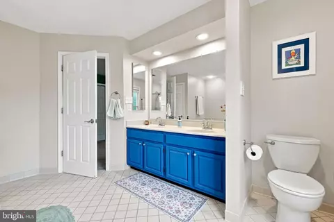 Bath - 43312 Wayside Cir, Ashburn, VA 20147 photo 10 of 12