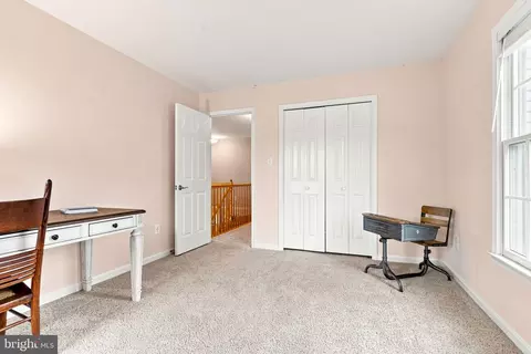 Bedroom - 43312 Wayside Cir, Ashburn, VA 20147 photo 4 of 5