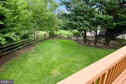 Exterior - 43312 Wayside Cir, Ashburn, VA 20147 photo 8 of 8