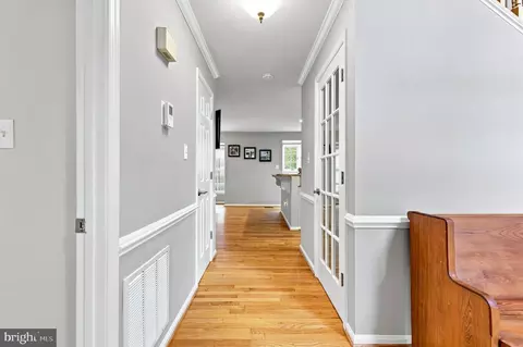 Entry Way - 43312 Wayside Cir, Ashburn, VA 20147 photo 8 of 16